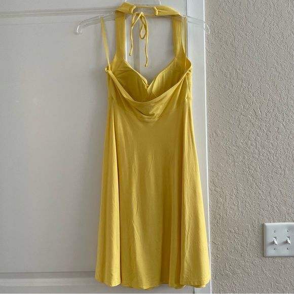 Cache Halter Dress - Picture 2 of 3